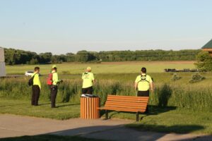 Another team preparing for a "quick search" of the field.